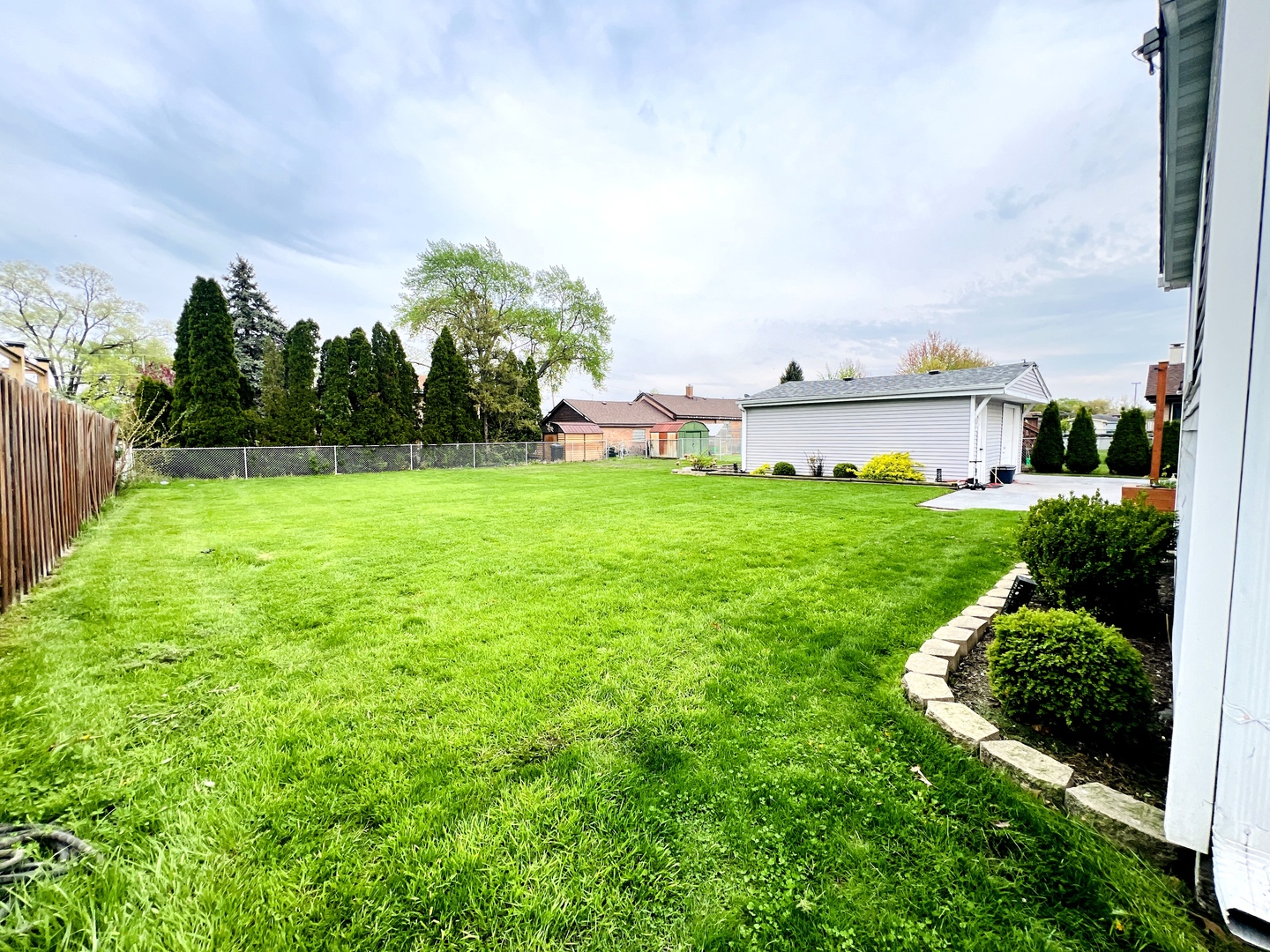 8605 Leclaire Avenue, Burbank, IL 60459