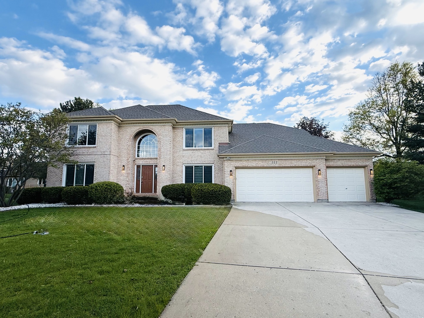 311 Brodie Court, Naperville, IL 60540