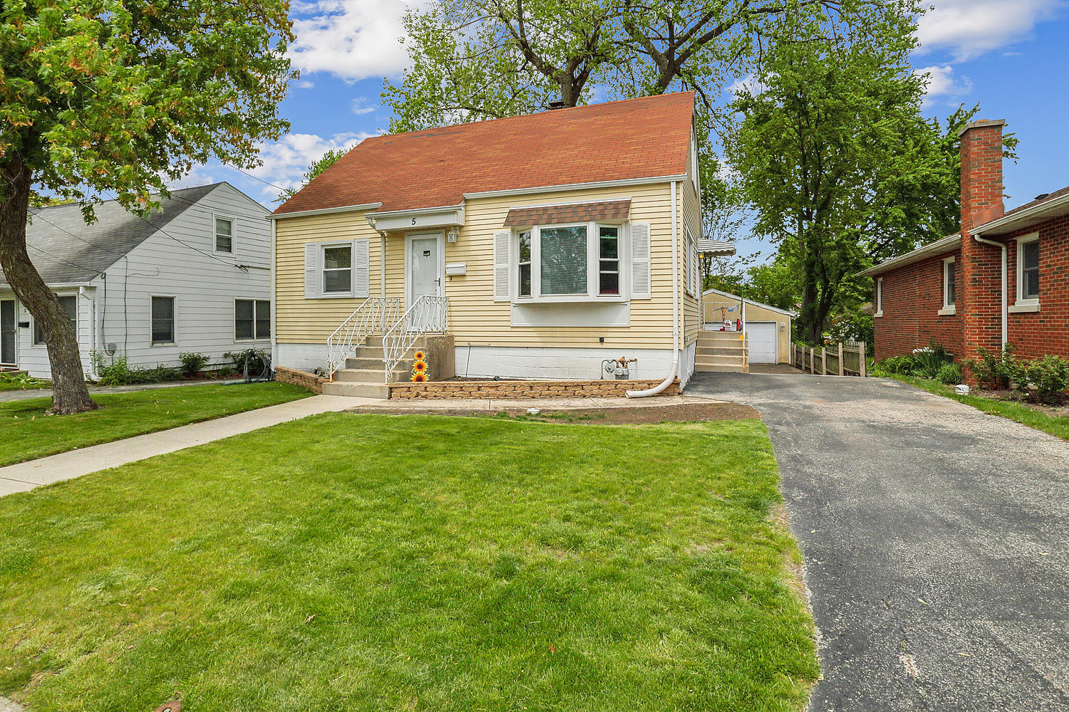 5 Ridge Road, Lemont, IL 60439