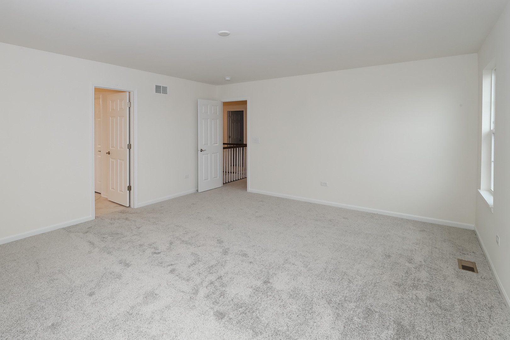 172 Piper Glen Avenue, Oswego, IL 60543