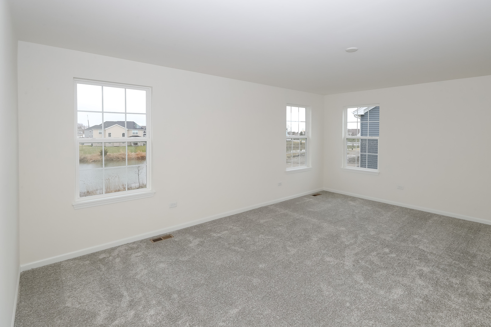 172 Piper Glen Avenue, Oswego, IL 60543