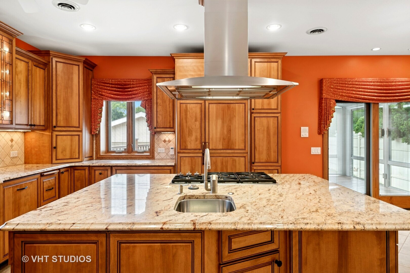 8114 N Ottawa Avenue, Niles, IL 60714