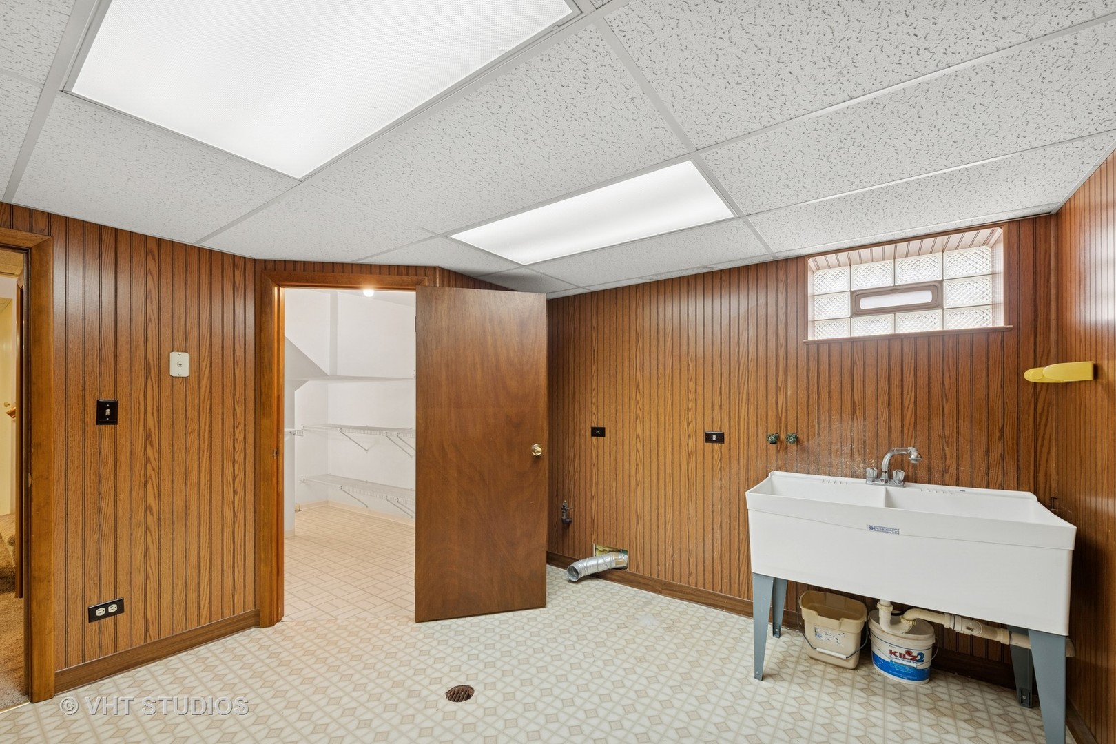 8114 N Ottawa Avenue, Niles, IL 60714