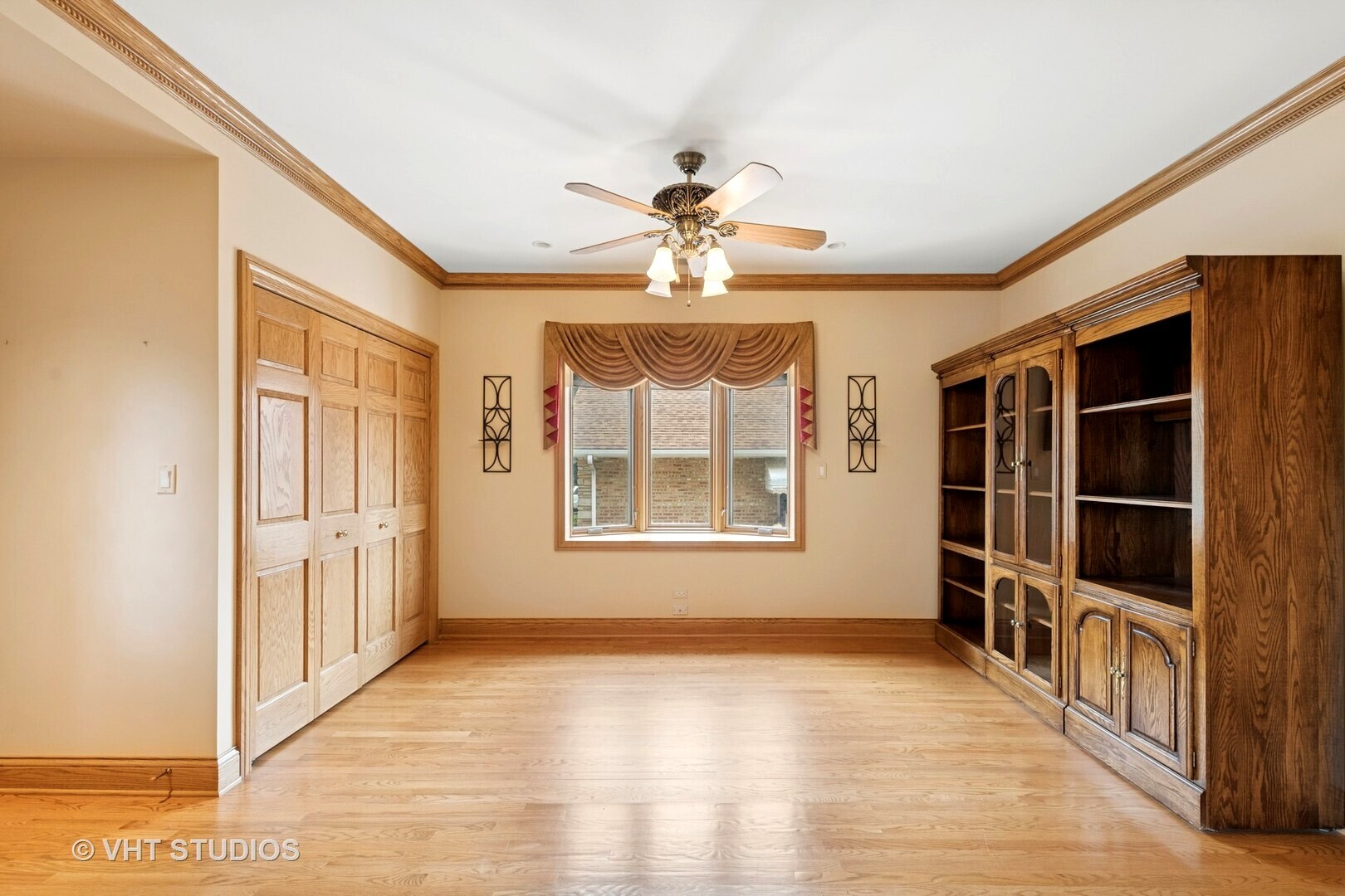 8114 N Ottawa Avenue, Niles, IL 60714