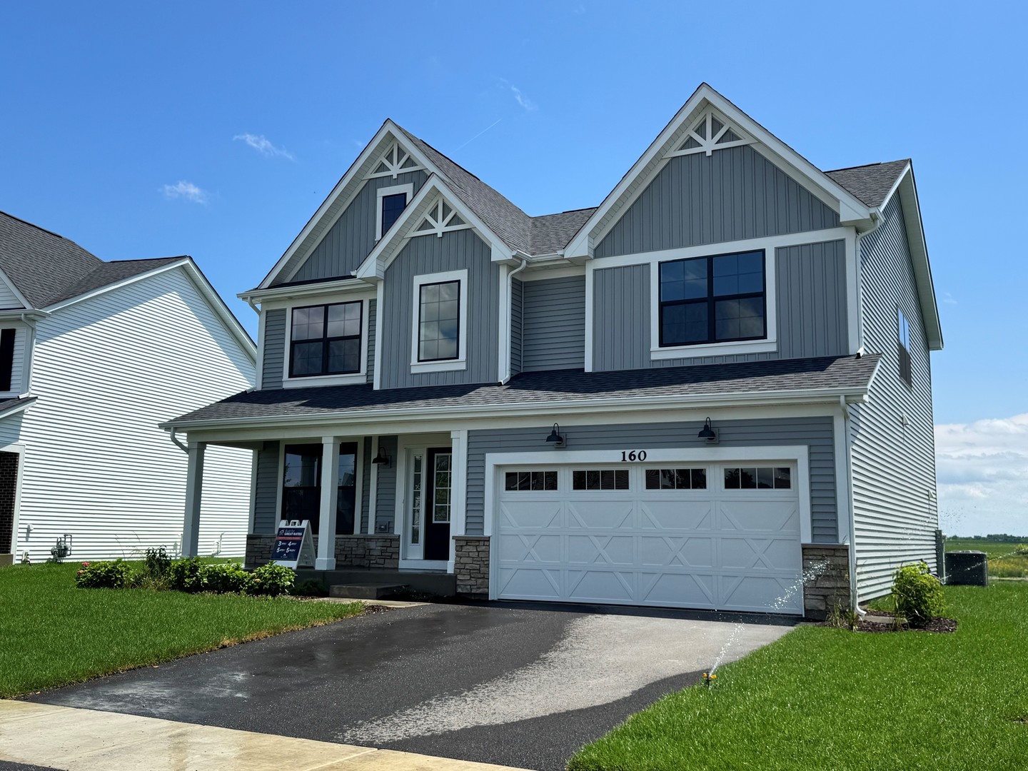 160 Piper Glen Avenue, Oswego, IL 60543