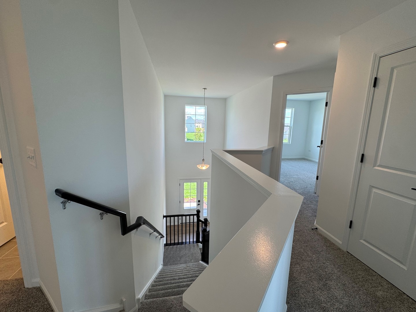 160 Piper Glen Avenue, Oswego, IL 60543