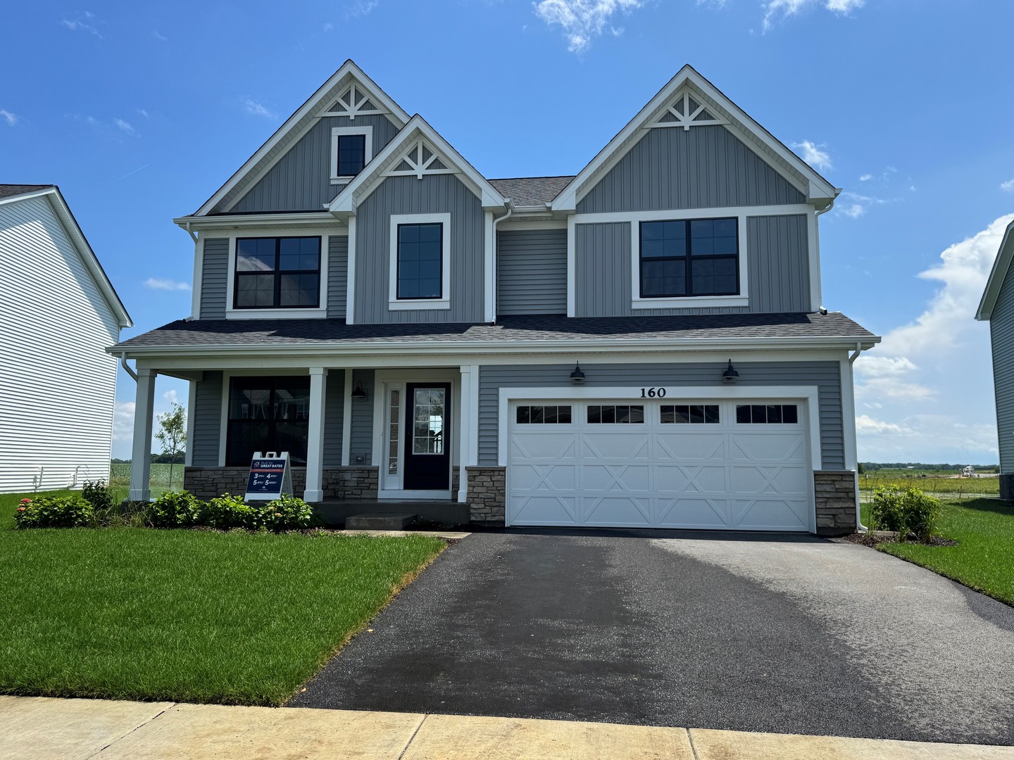 160 Piper Glen Avenue, Oswego, IL 60543