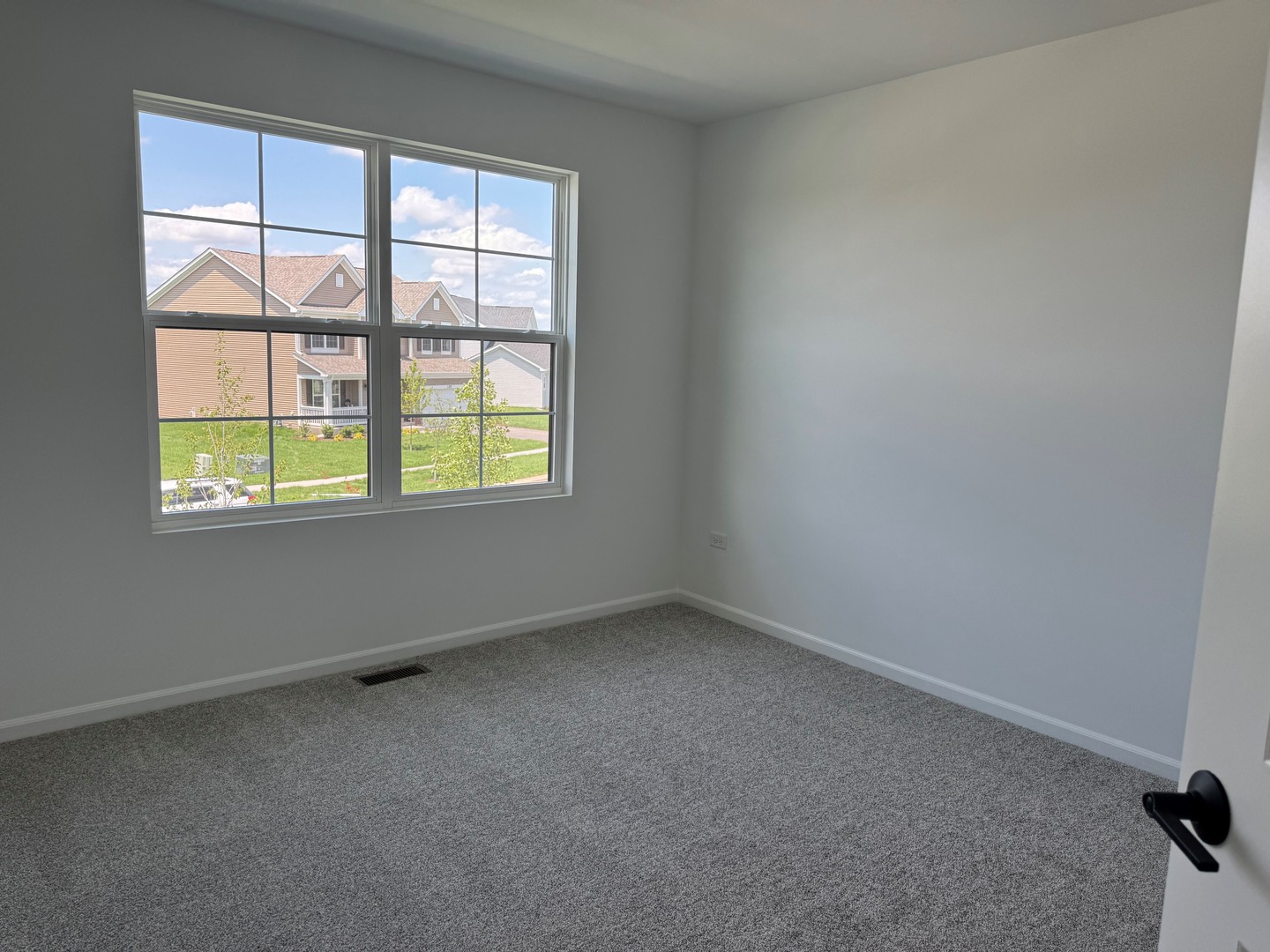 160 Piper Glen Avenue, Oswego, IL 60543
