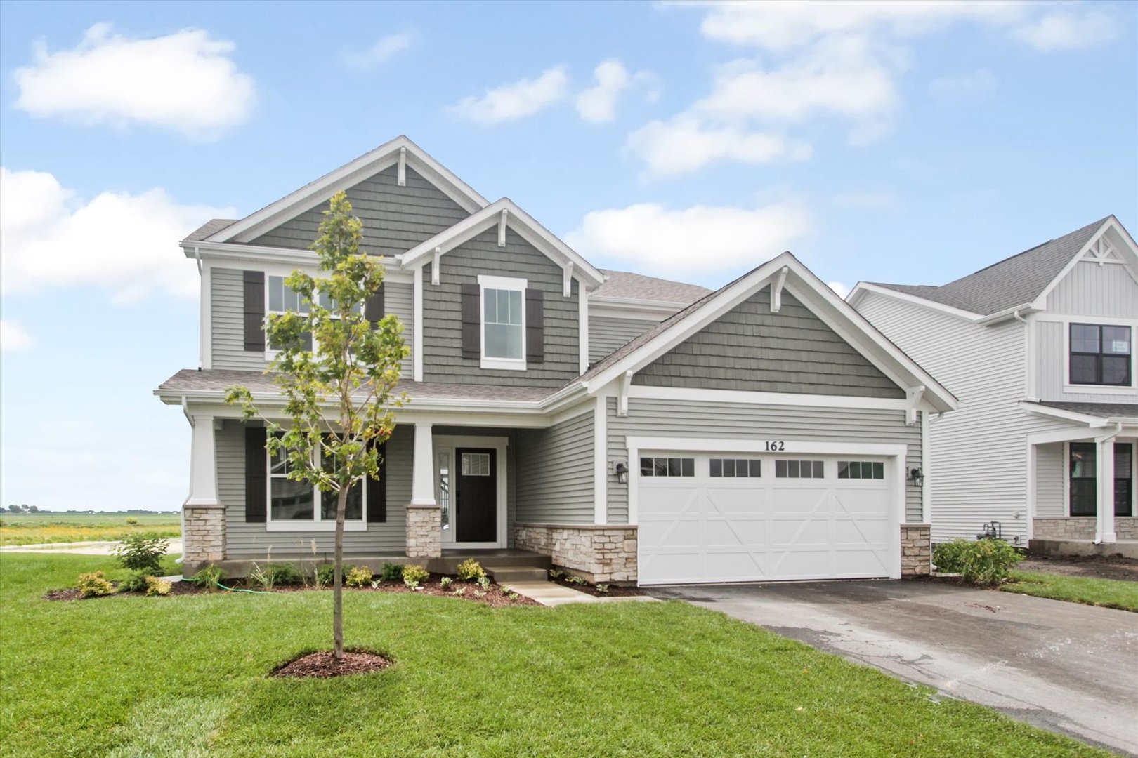 162 Piper Glen Avenue, Oswego, IL 60543