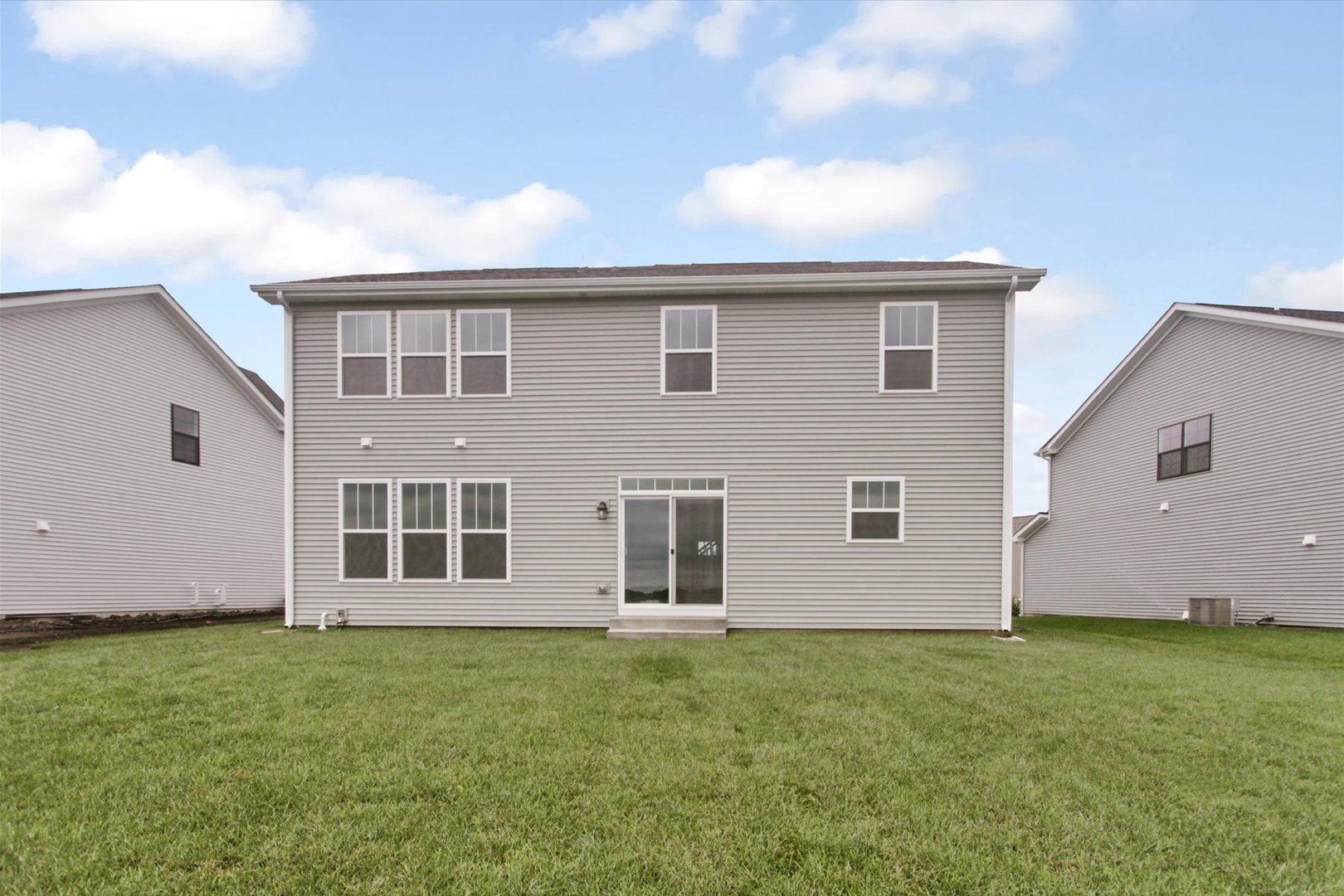 162 Piper Glen Avenue, Oswego, IL 60543