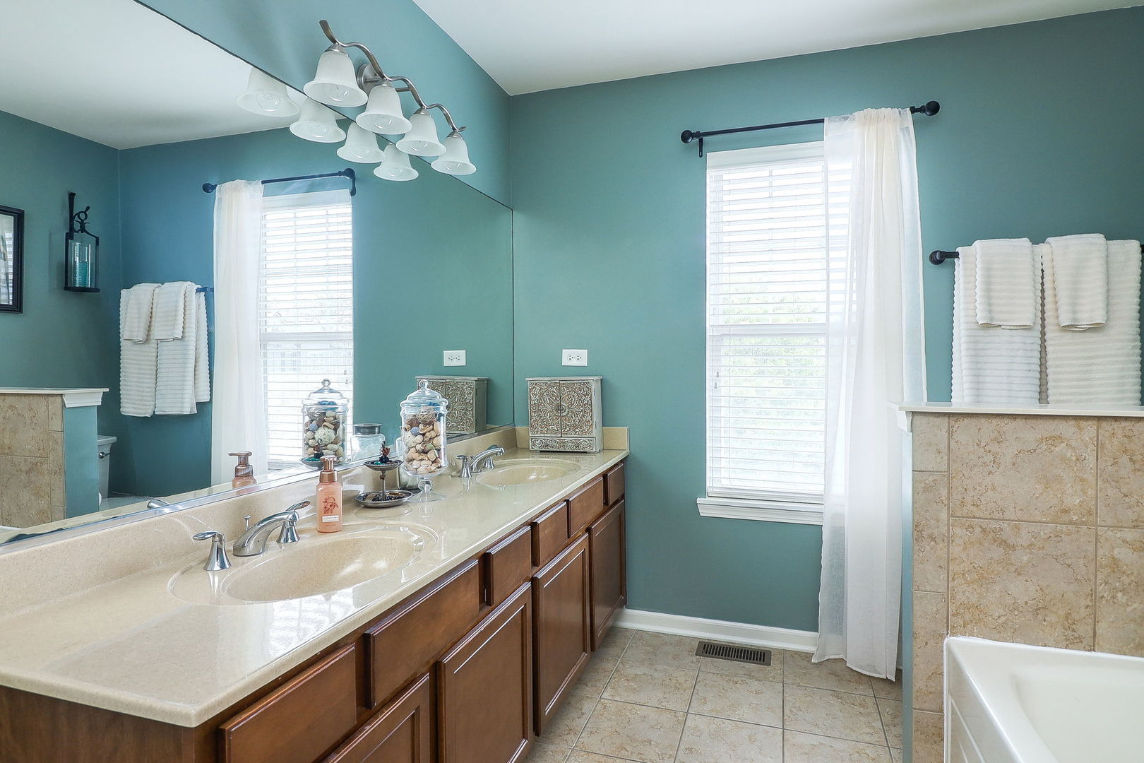 3345 KENTSHIRE Circle, Aurora, IL 60504