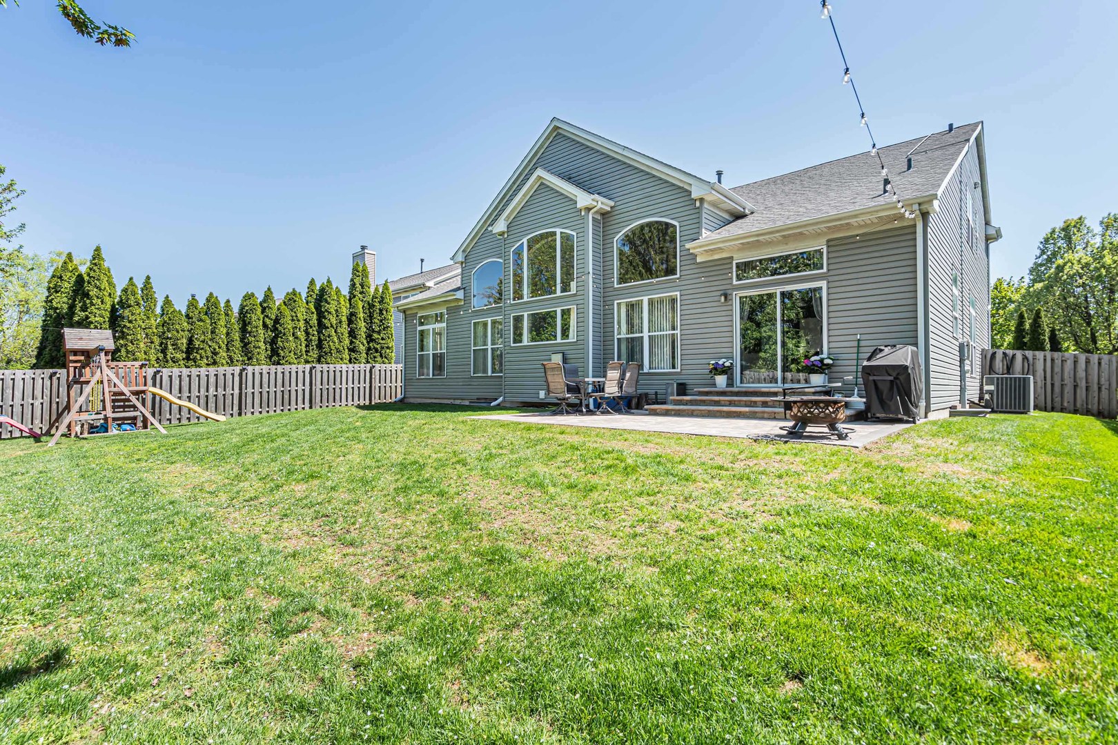 1900 Broadsmore Drive, Algonquin, IL 60102