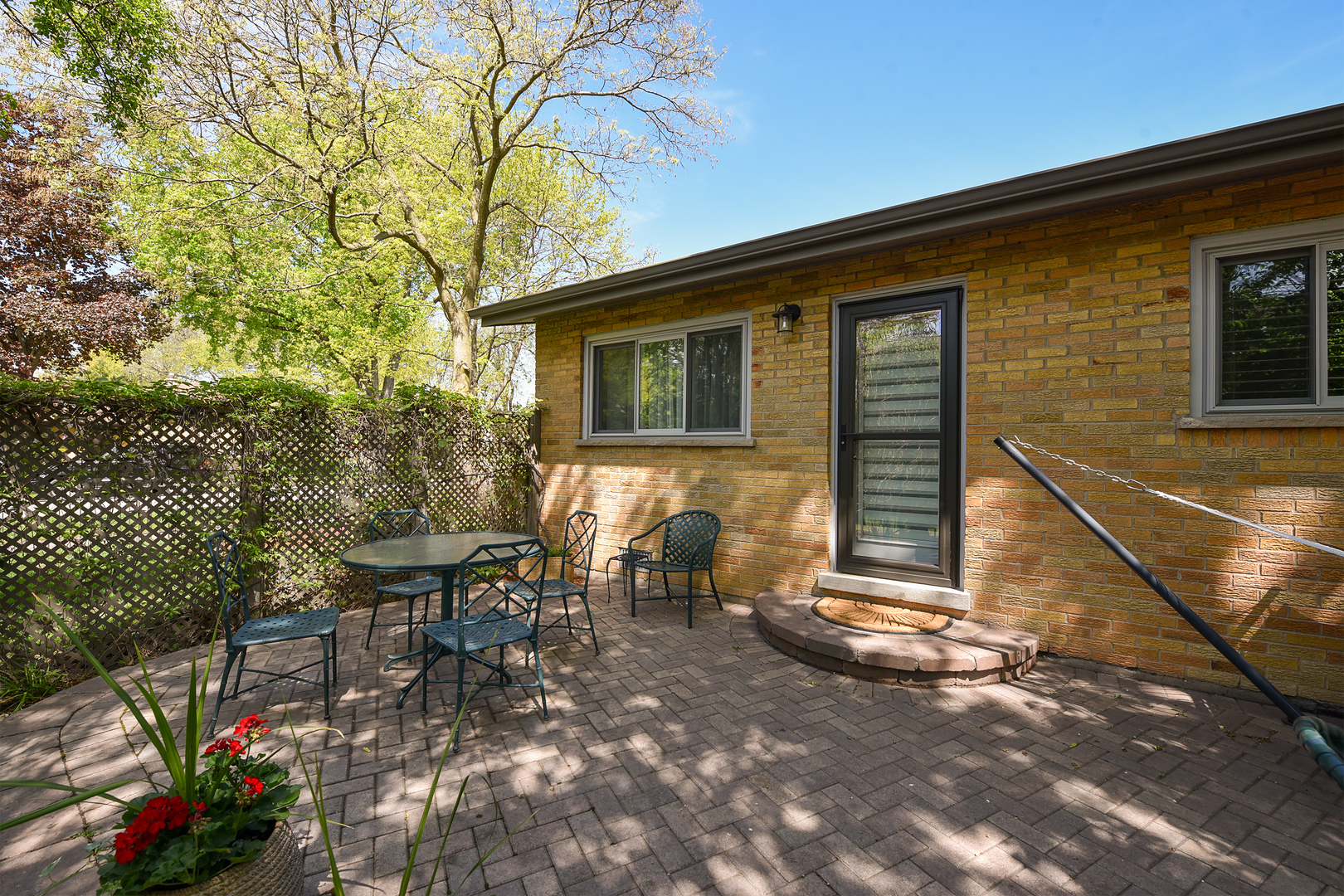 1605 E Euclid Avenue, Arlington Heights, IL 60004