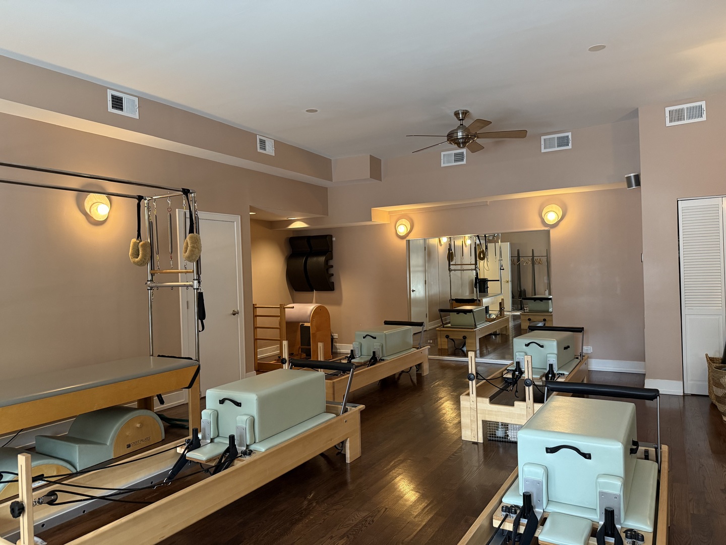 1157 W Wrightwood Avenue, Chicago, IL 60614