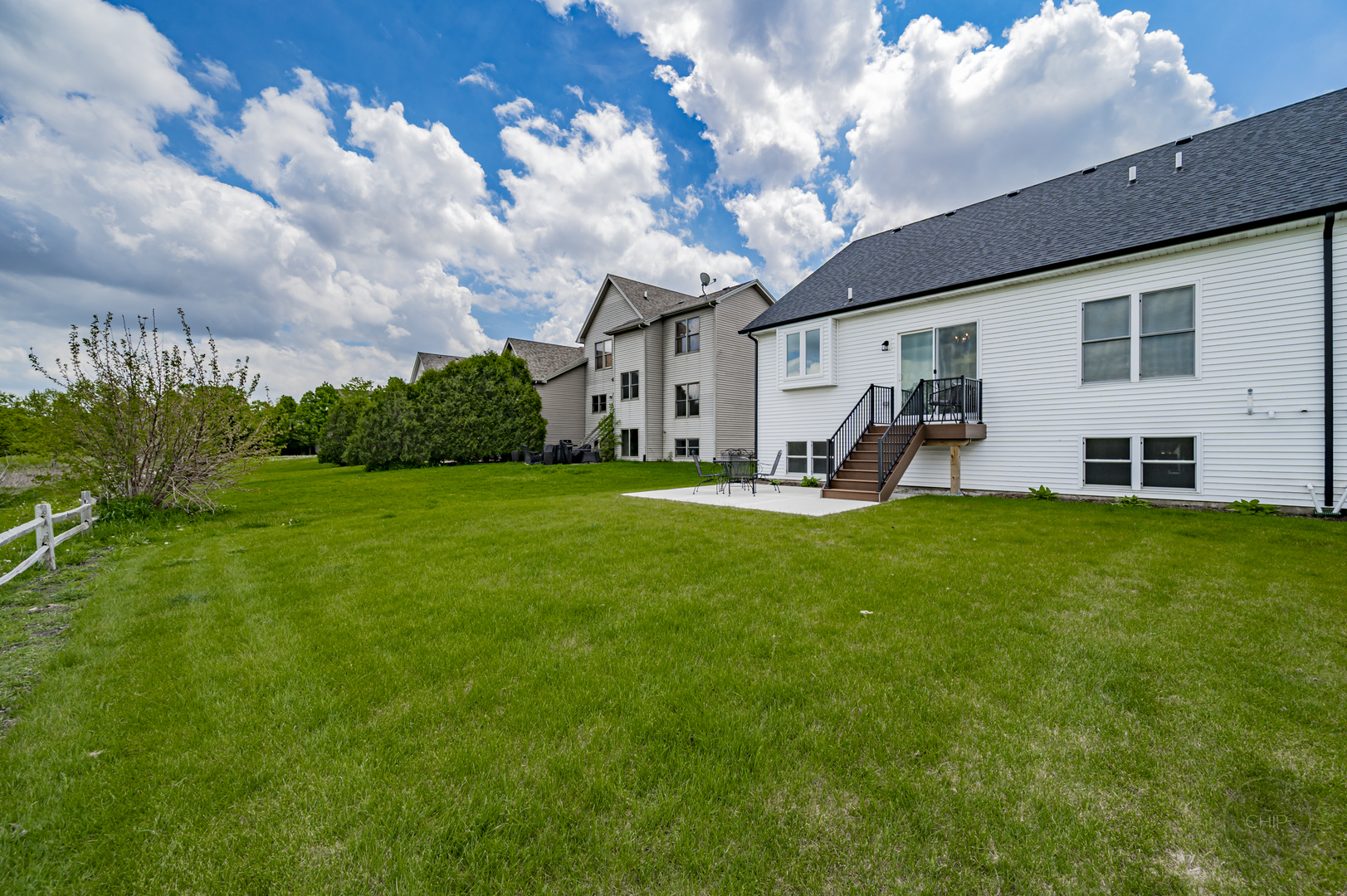 570 Sudbury Circle, Oswego, IL 60543