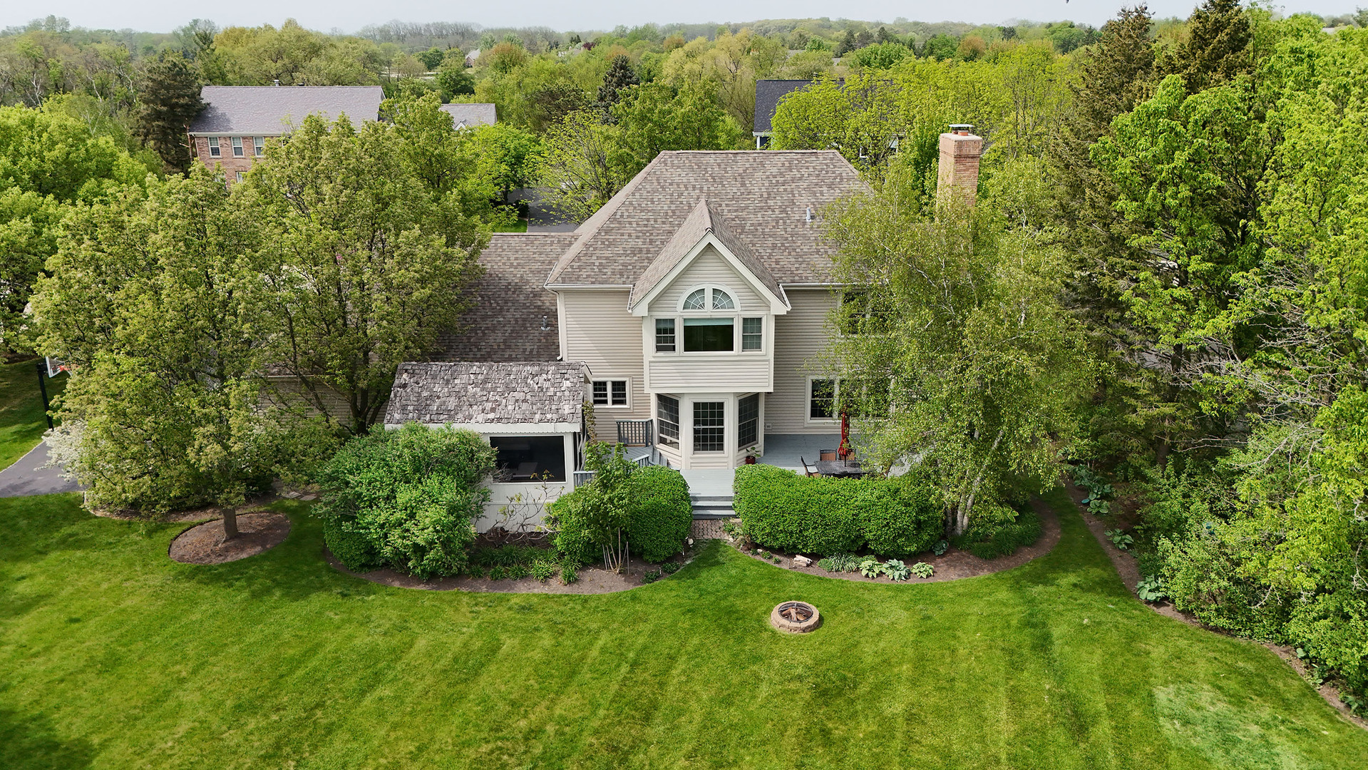 36708 Old Woods Trail, Gurnee, IL 60031