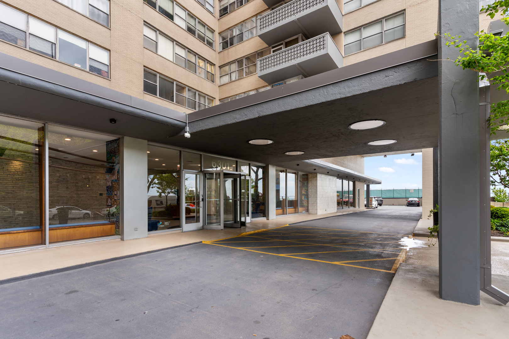 6301 N Sheridan Road #11D, Chicago, IL 60660