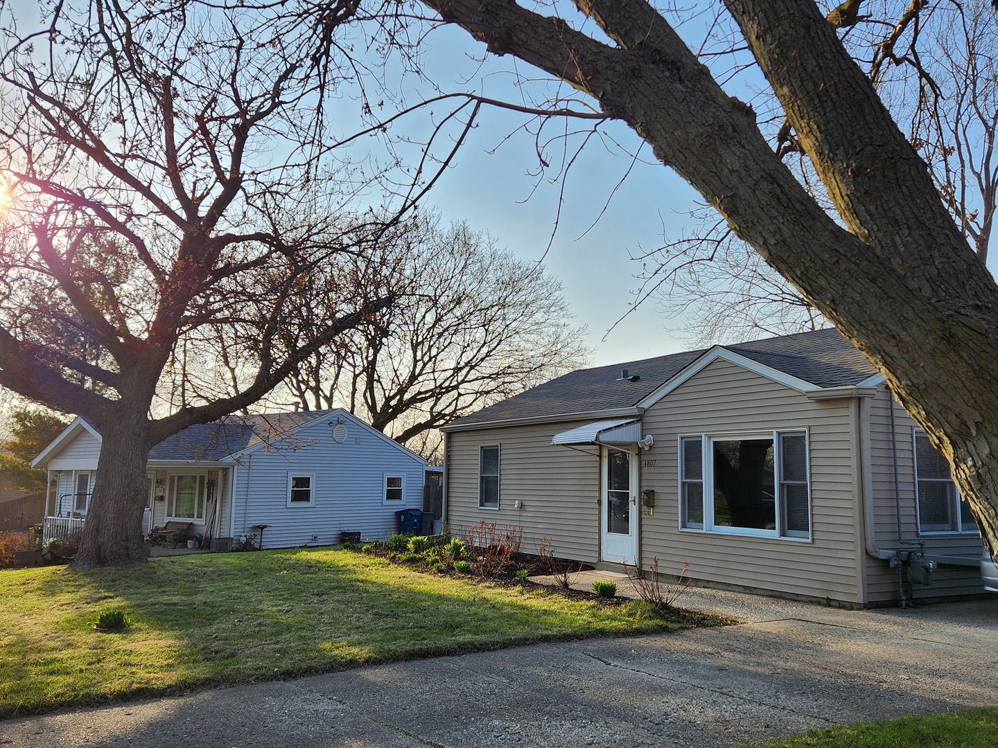 1807 Burry Circle Drive, Crest Hill, IL 60403