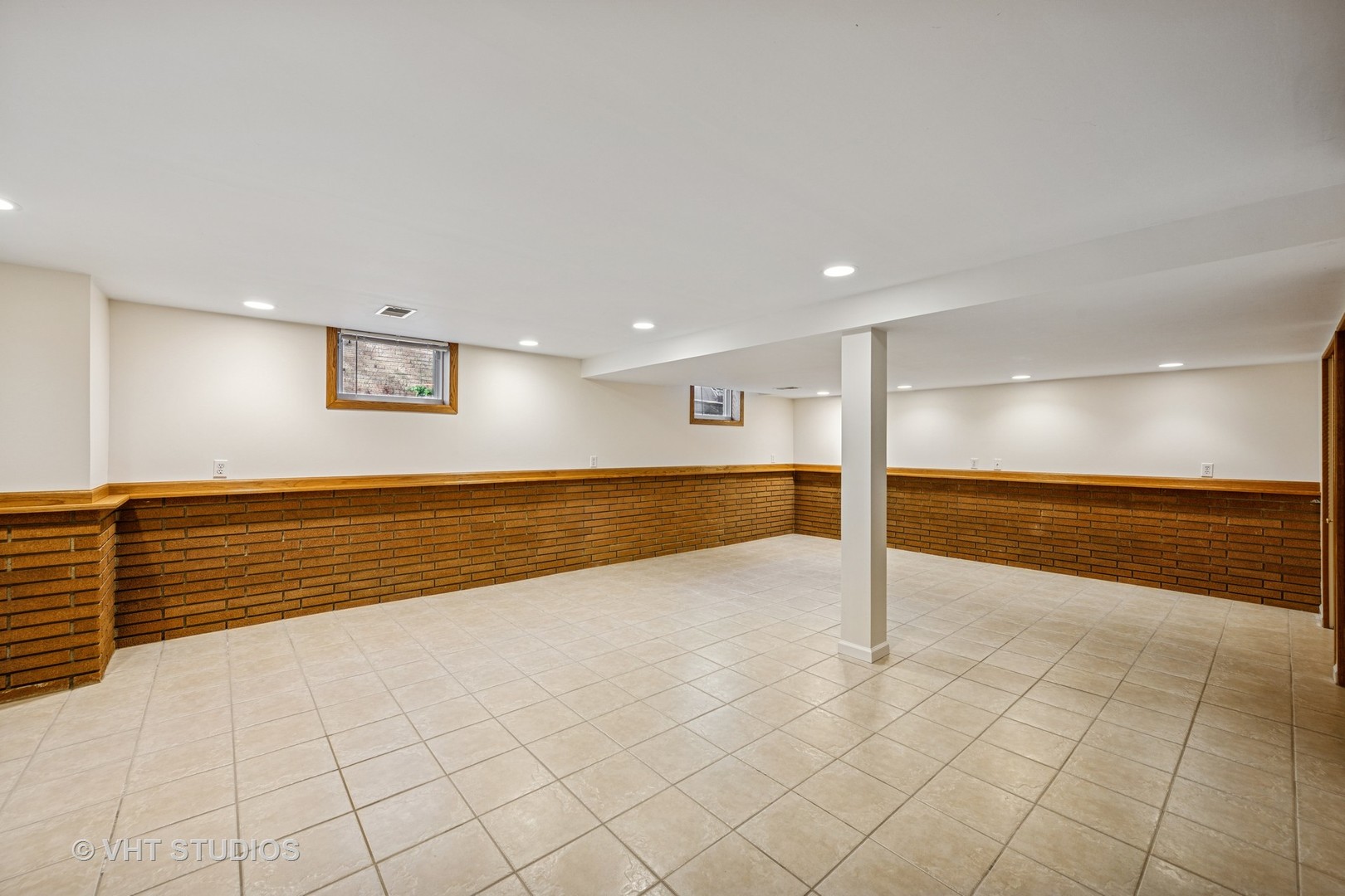 439 S Evergreen Avenue, Arlington Heights, IL 60005