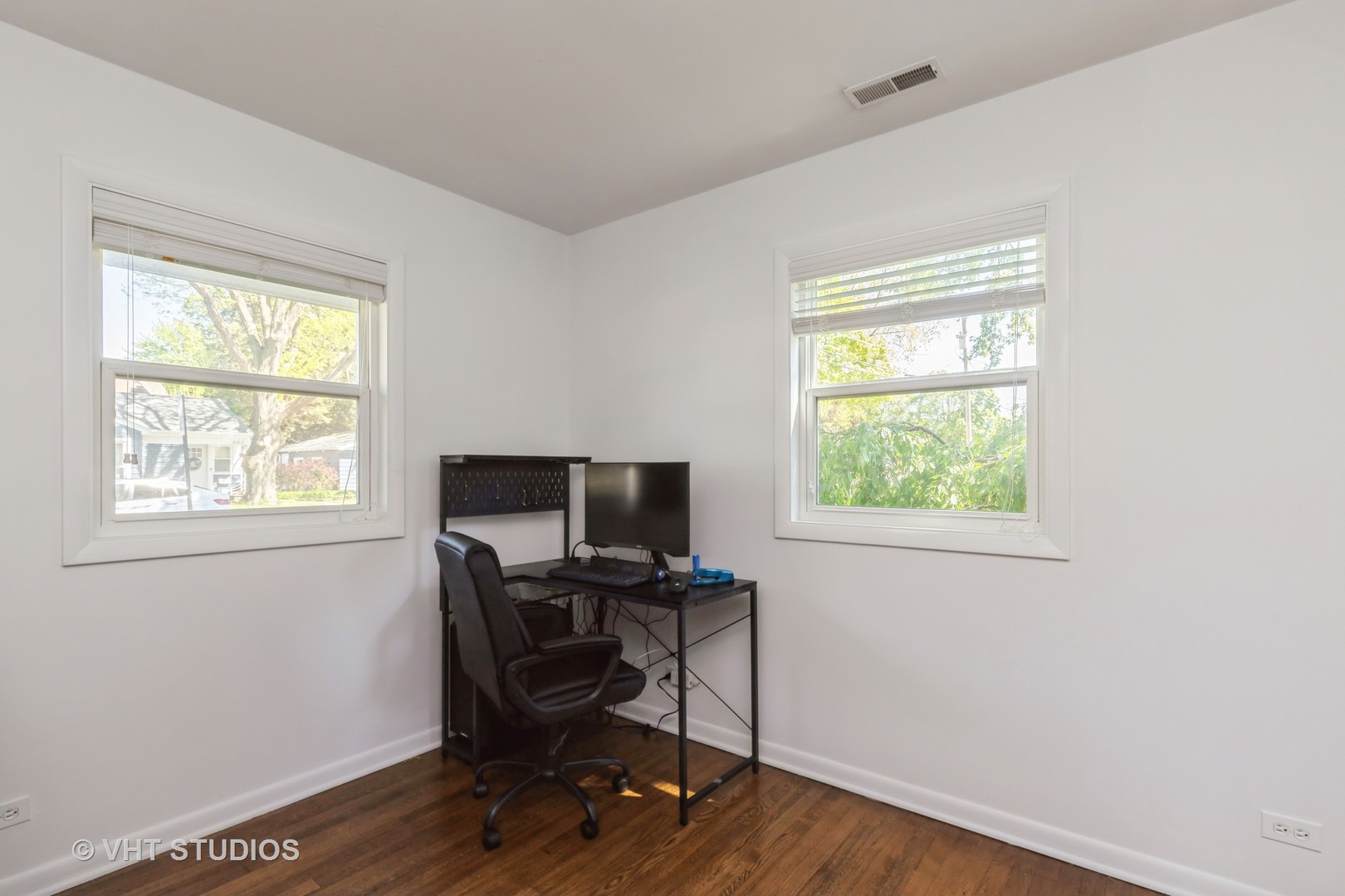 605 S Stewart Avenue, Libertyville, IL 60048