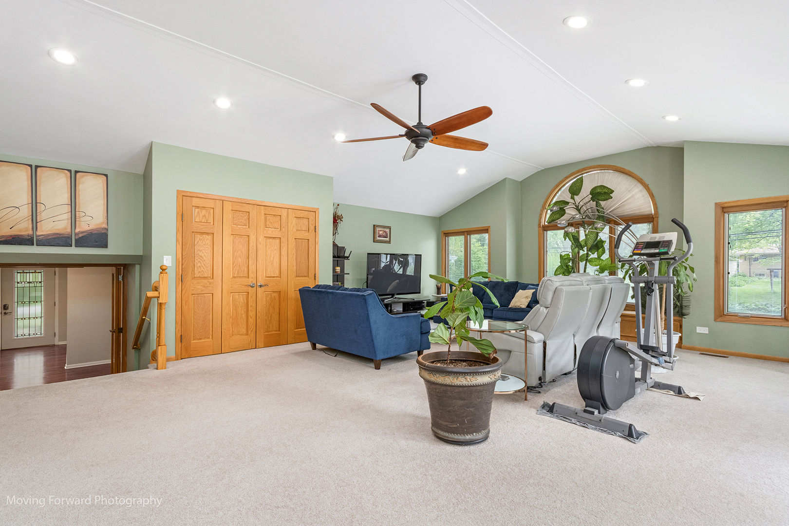275 Buena Vista Drive, Glen Ellyn, IL 60137