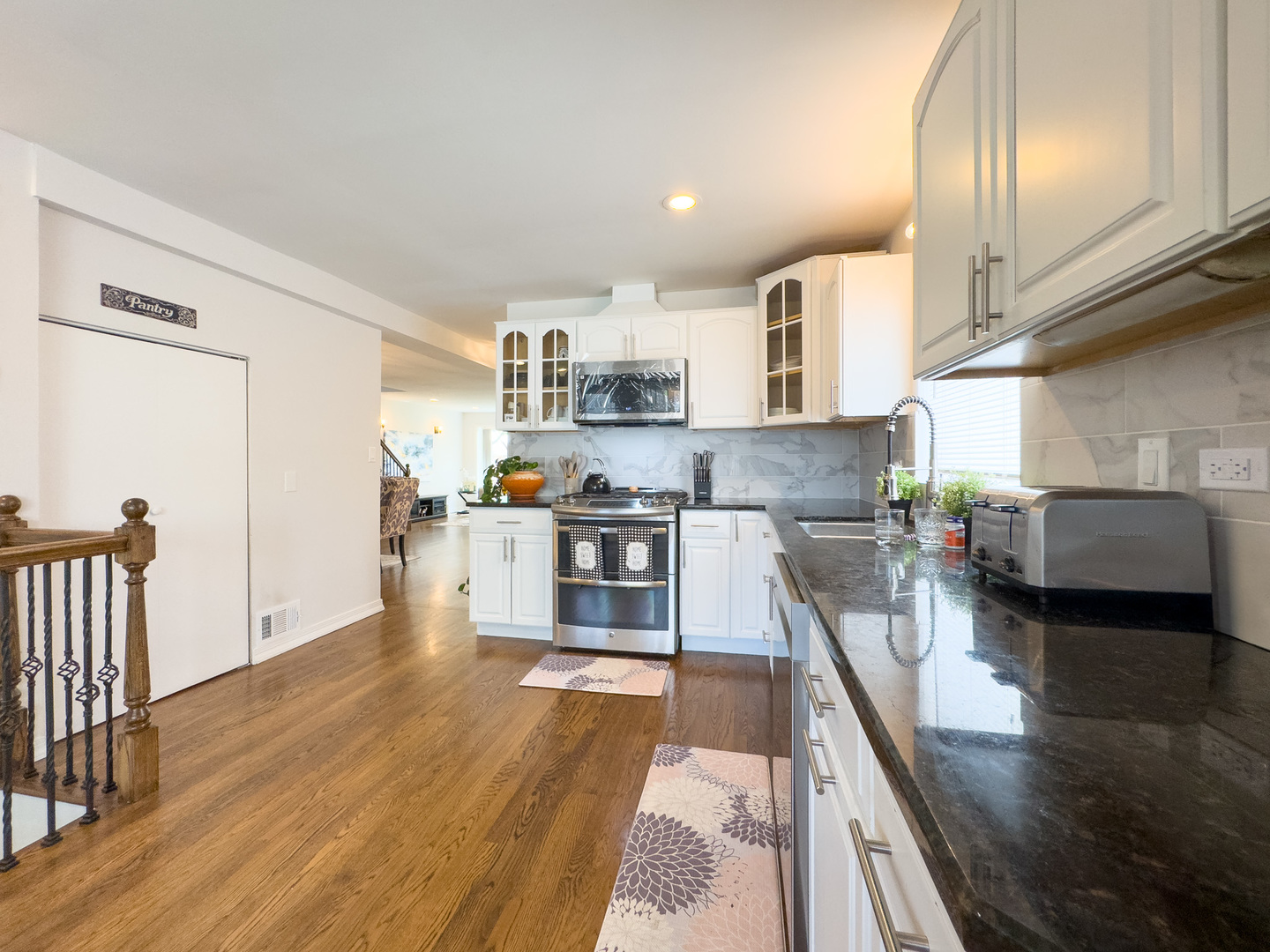 8024 N Odell Avenue, Niles, IL 60714