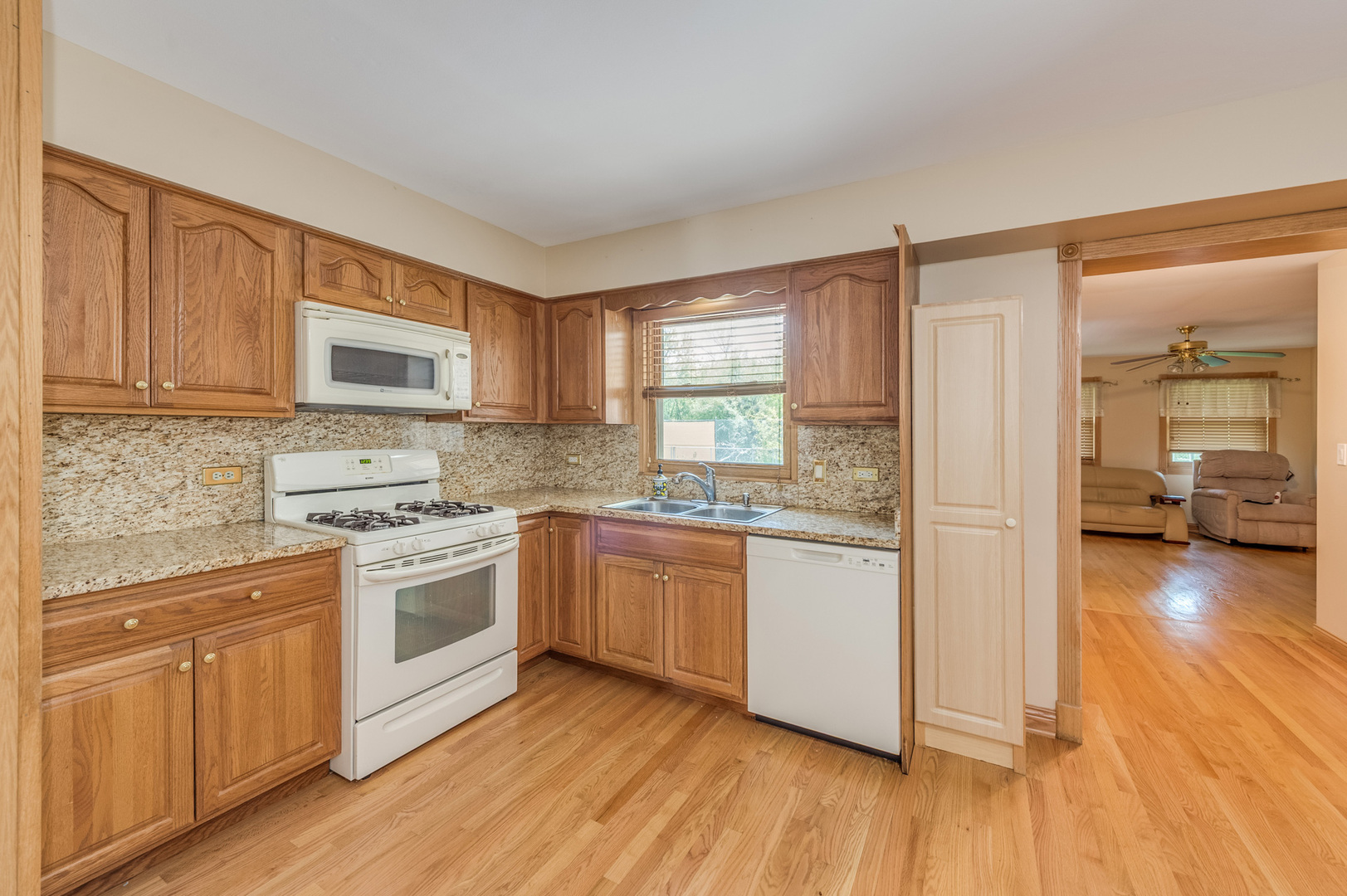 1825 W Sherry Lane, Addison, IL 60101
