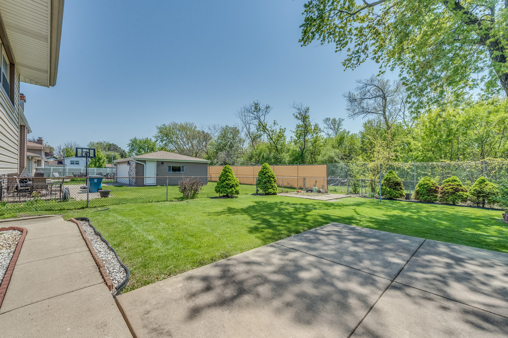 1825 W Sherry Lane, Addison, IL 60101