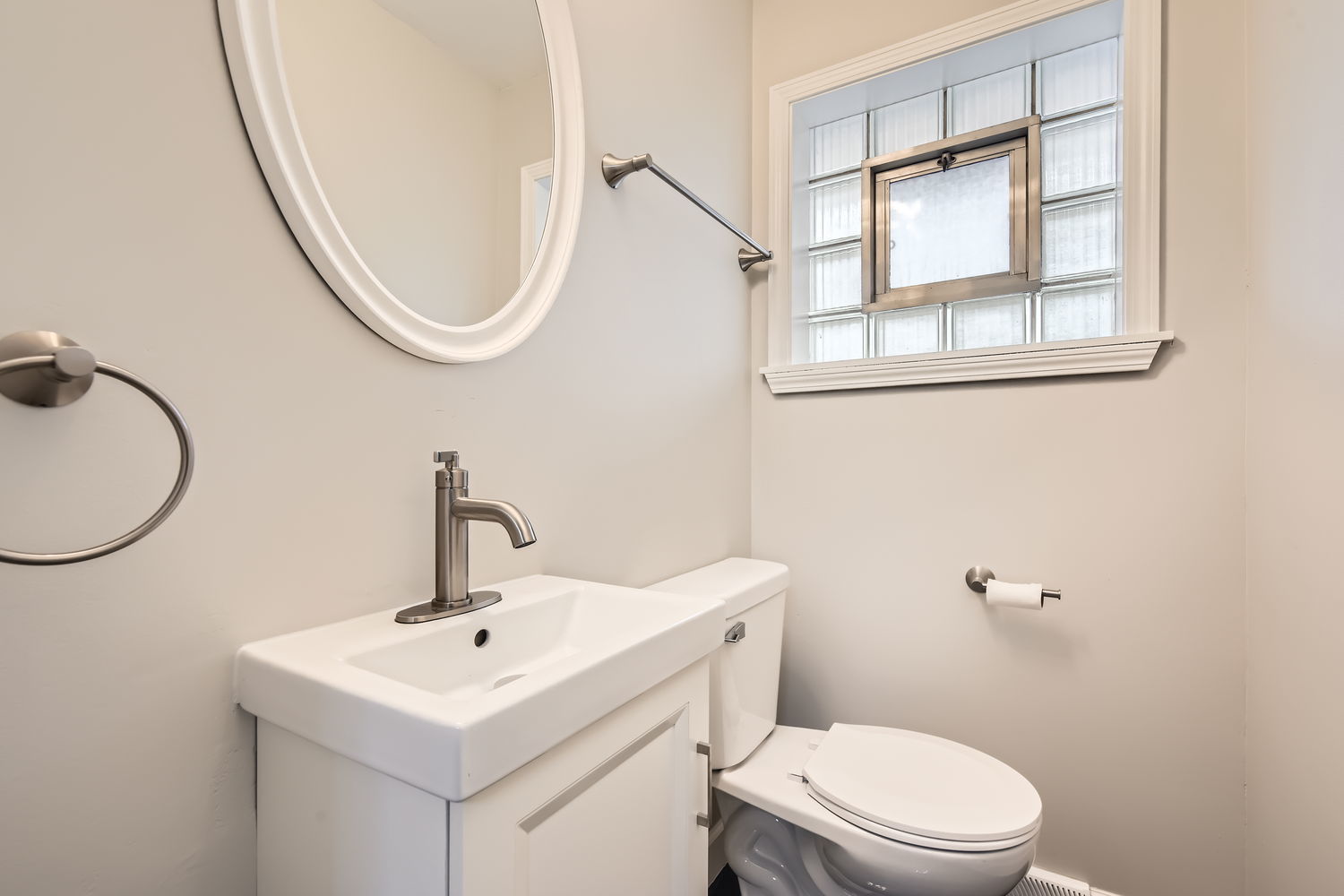 1012 E 162nd Place, South Holland, IL 60473