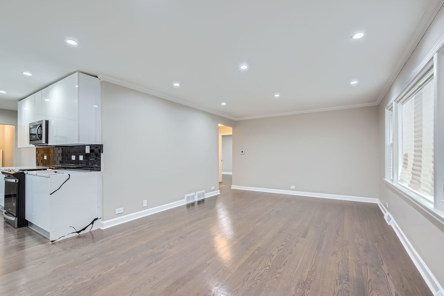 1012 E 162nd Place, South Holland, IL 60473