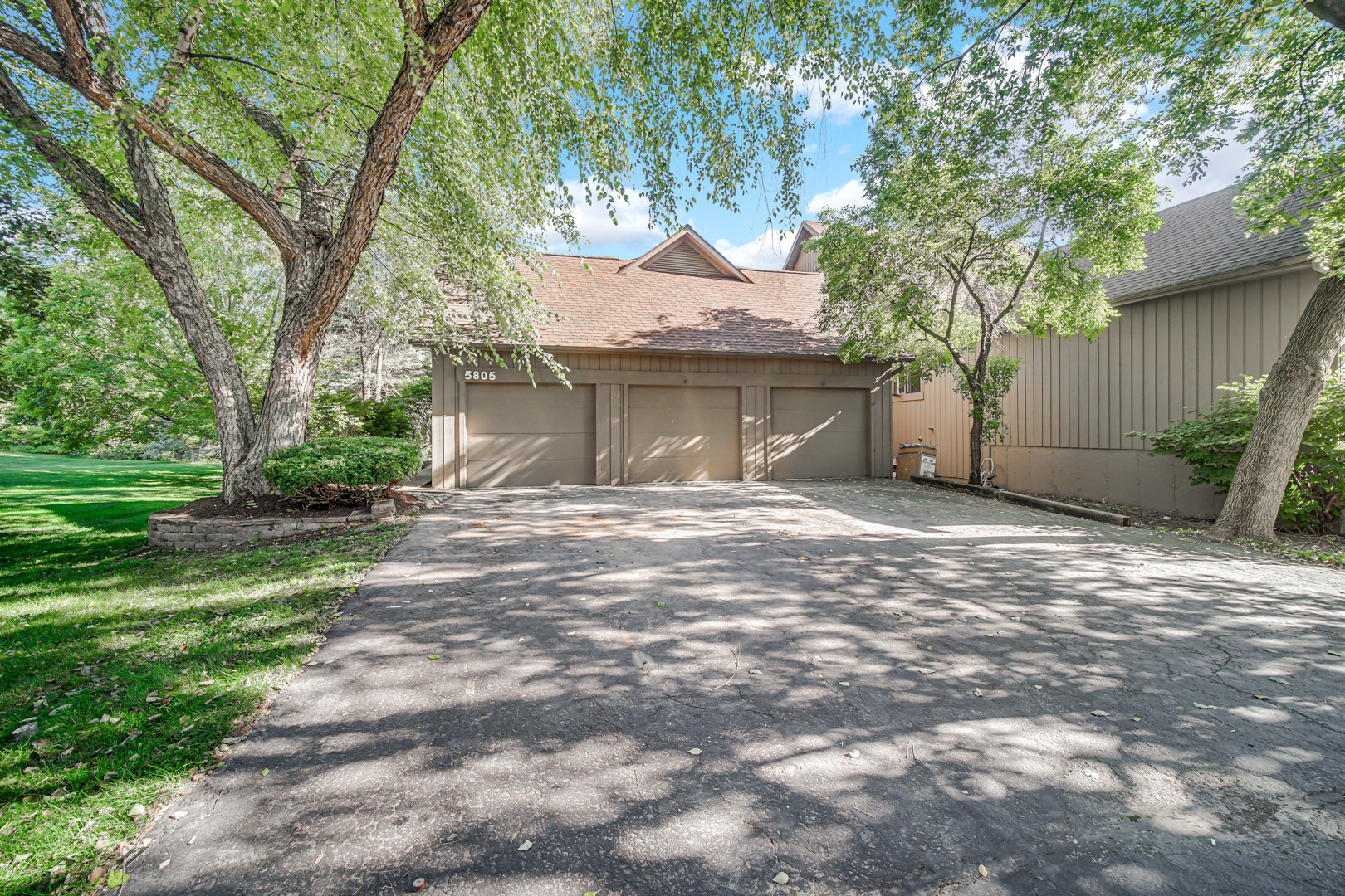 5805 Wild Plum Road, Crystal Lake, IL 60014