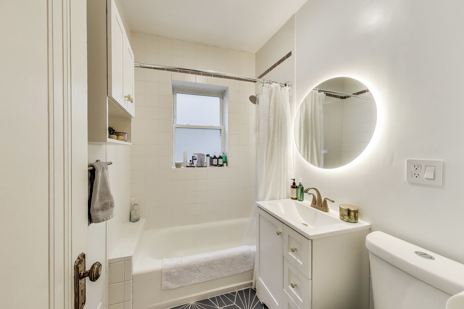 1751 W Granville Avenue #1, Chicago, IL 60660