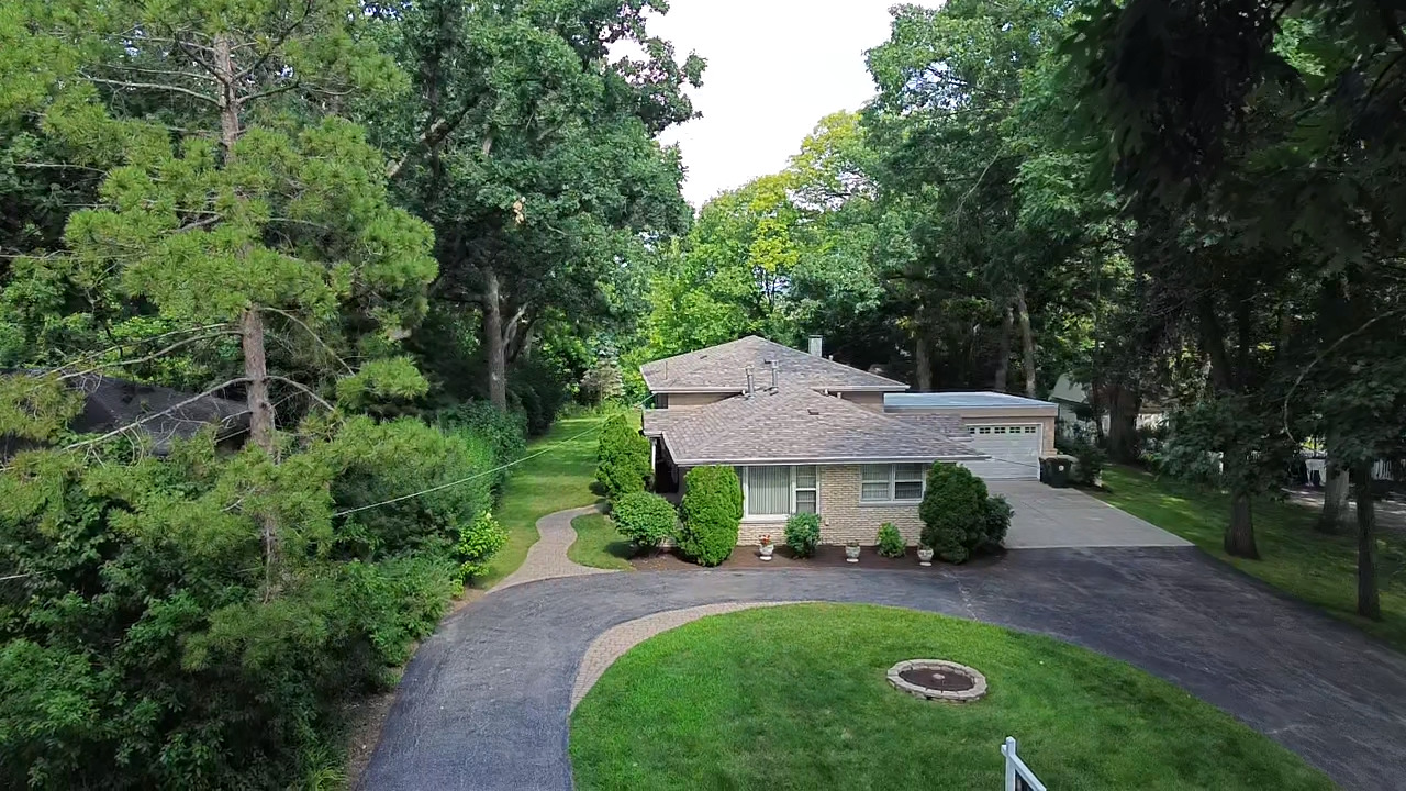 11S047 PALISADES Road, Burr Ridge, IL 60527