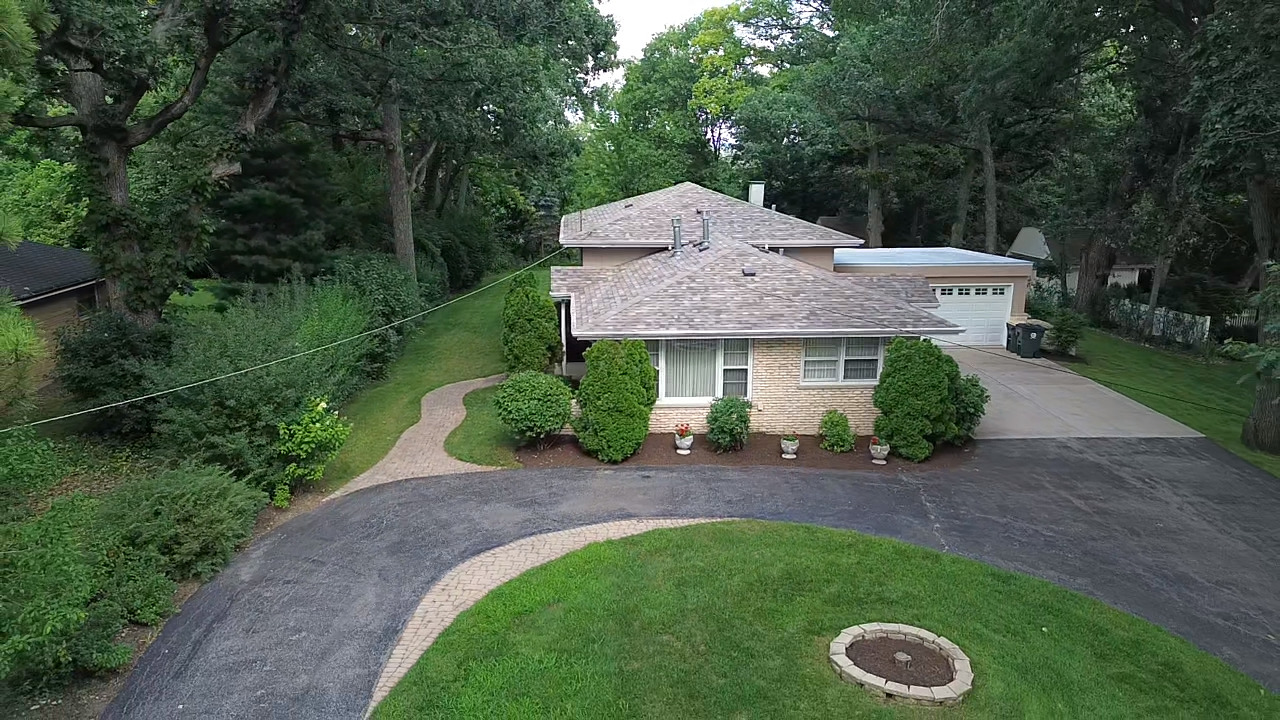 11S047 PALISADES Road, Burr Ridge, IL 60527