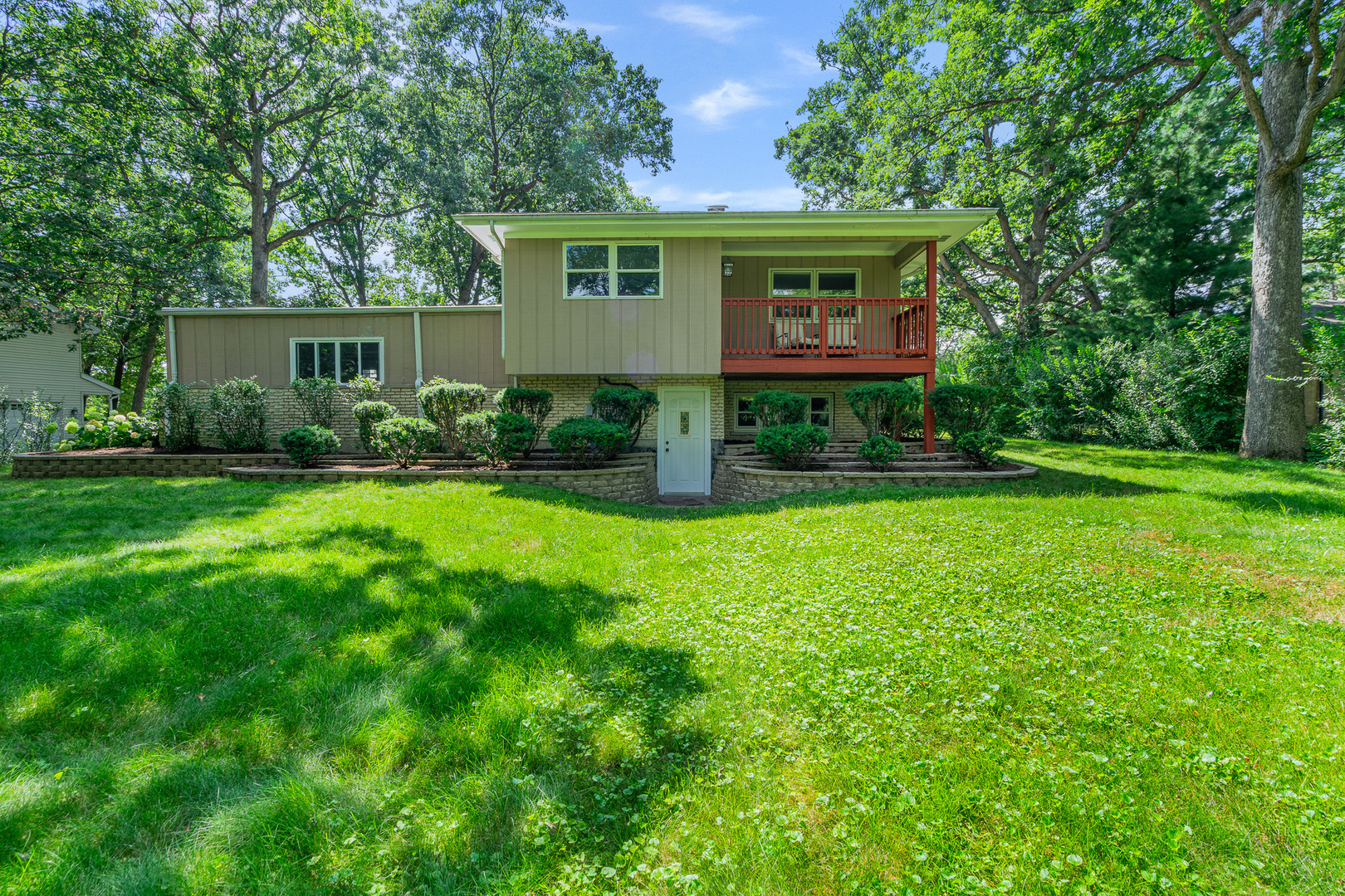 11S047 PALISADES Road, Burr Ridge, IL 60527