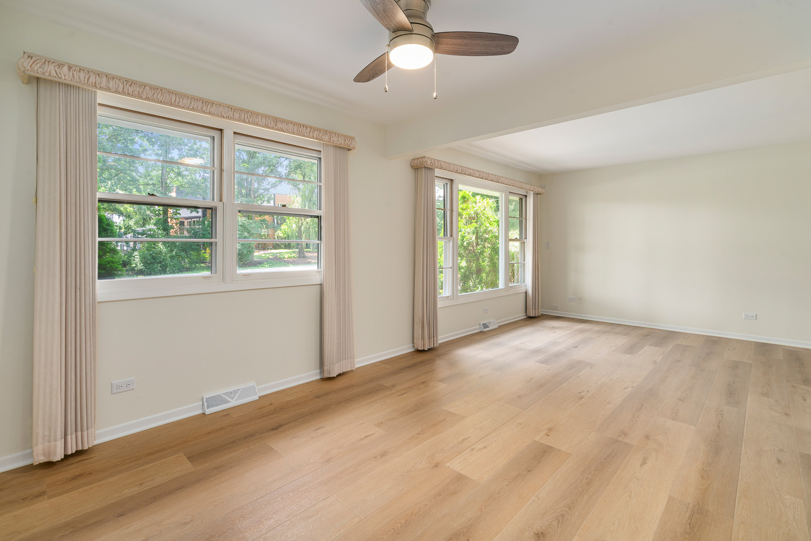 11S047 PALISADES Road, Burr Ridge, IL 60527