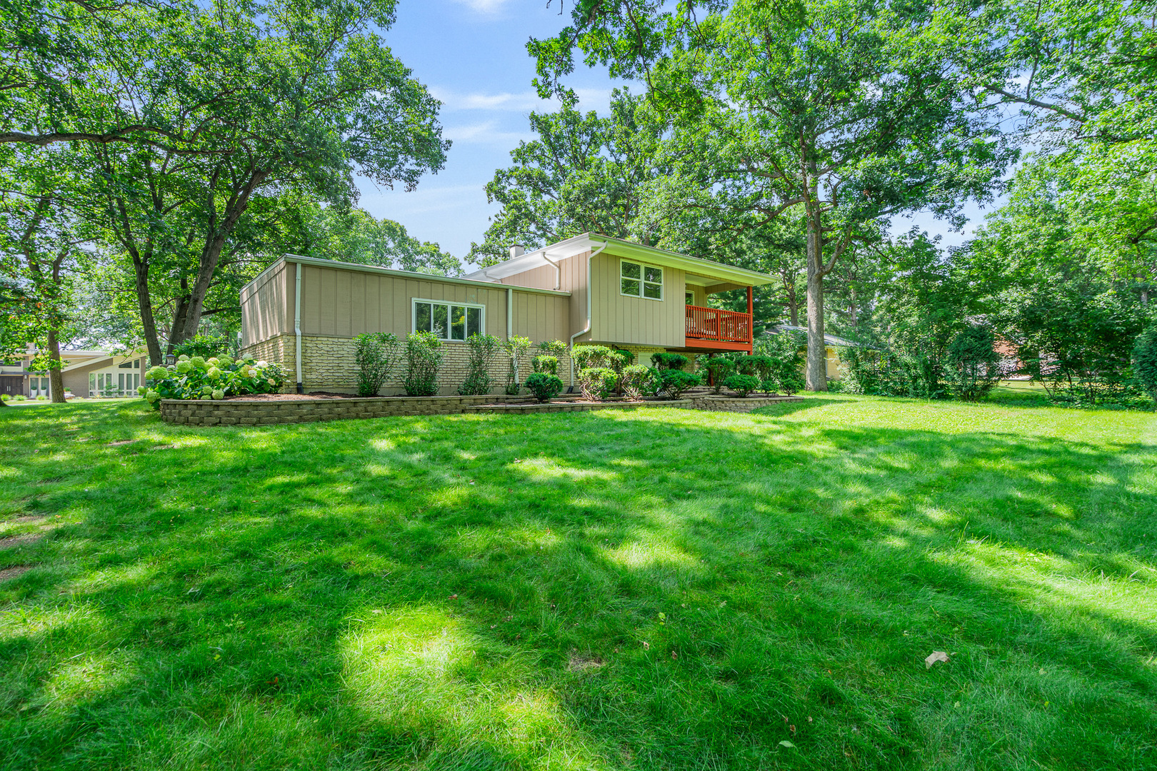 11S047 PALISADES Road, Burr Ridge, IL 60527