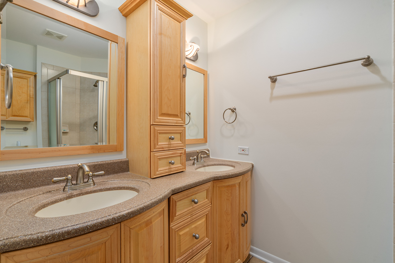 11S047 PALISADES Road, Burr Ridge, IL 60527