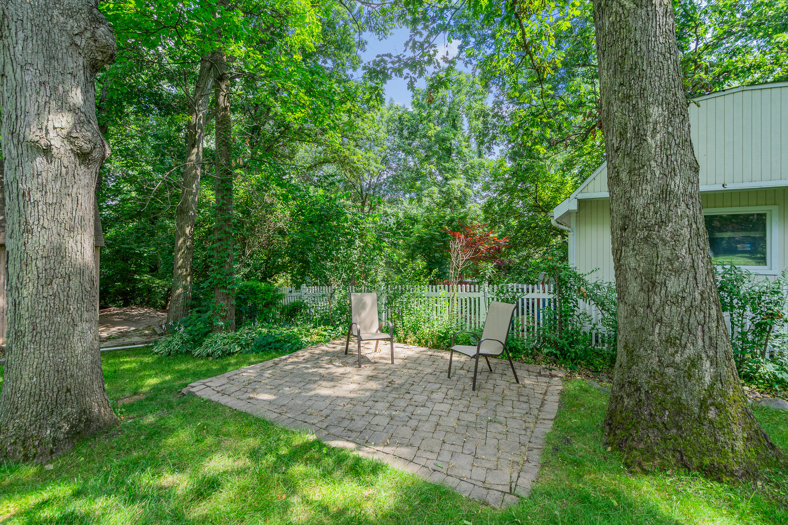11S047 PALISADES Road, Burr Ridge, IL 60527
