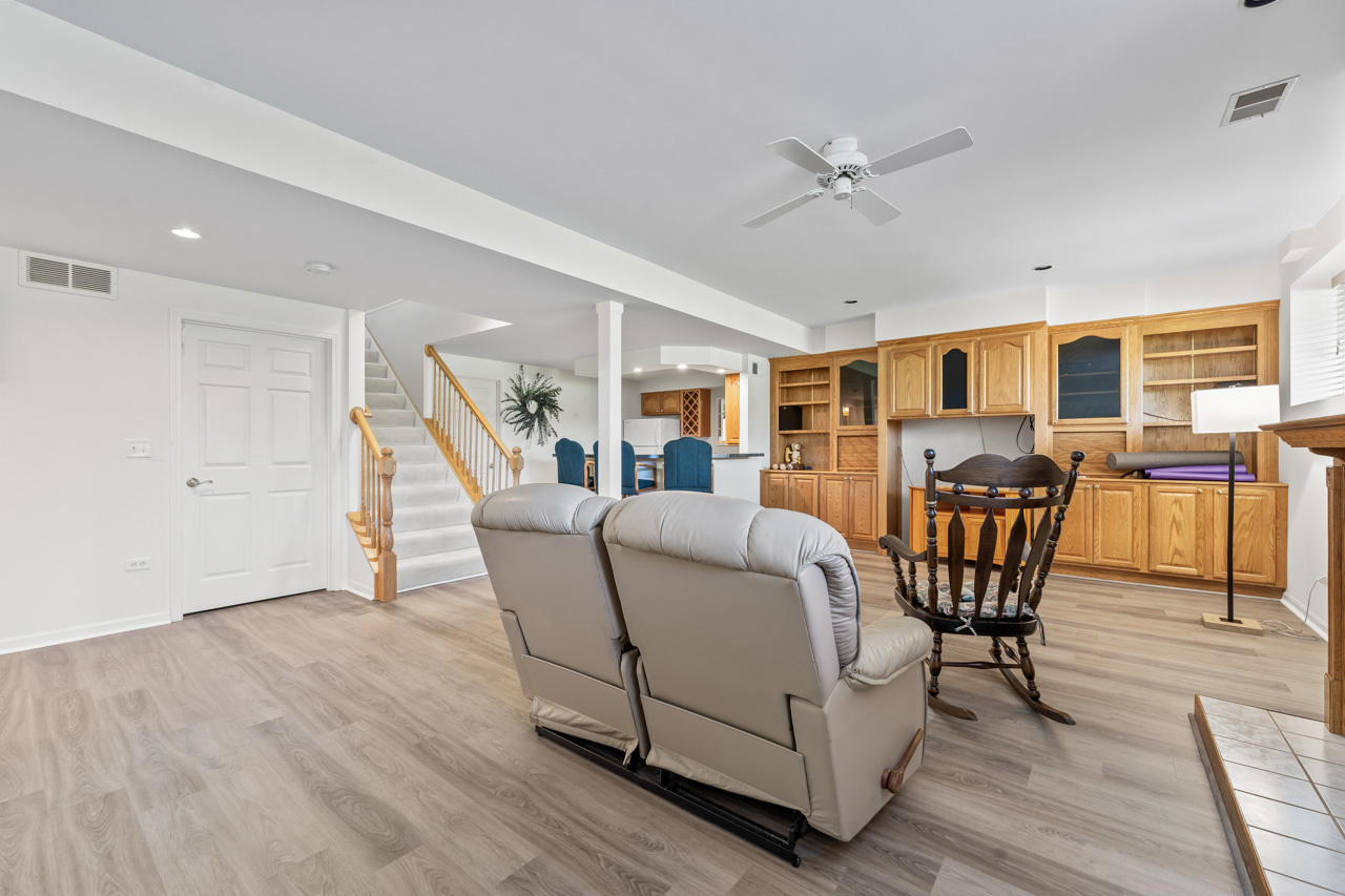 2800 N Southern Hills Drive, Wadsworth, IL 60083