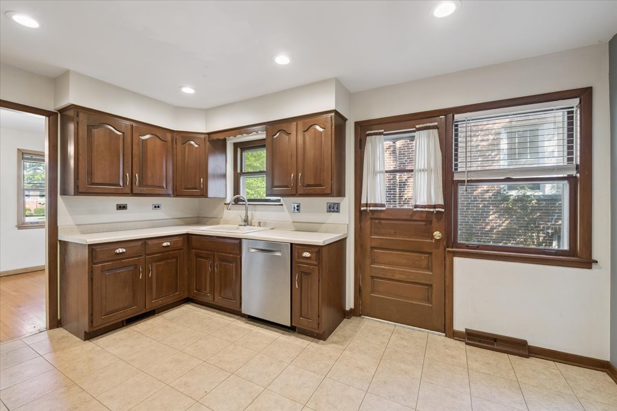 1009 S Washington Avenue, Park Ridge, IL 60068