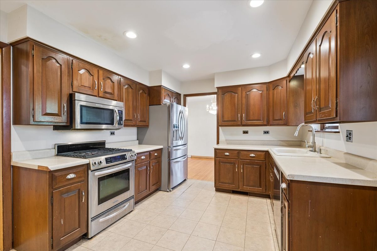 1009 S Washington Avenue, Park Ridge, IL 60068