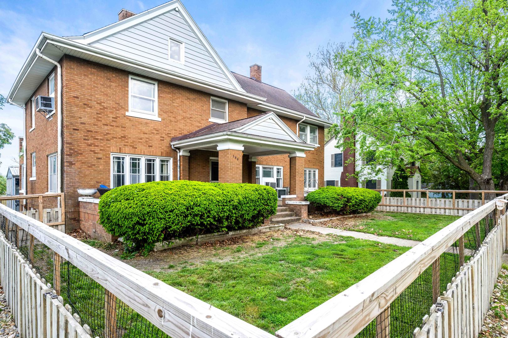 546 Elmwood Court, El Paso, IL 61738