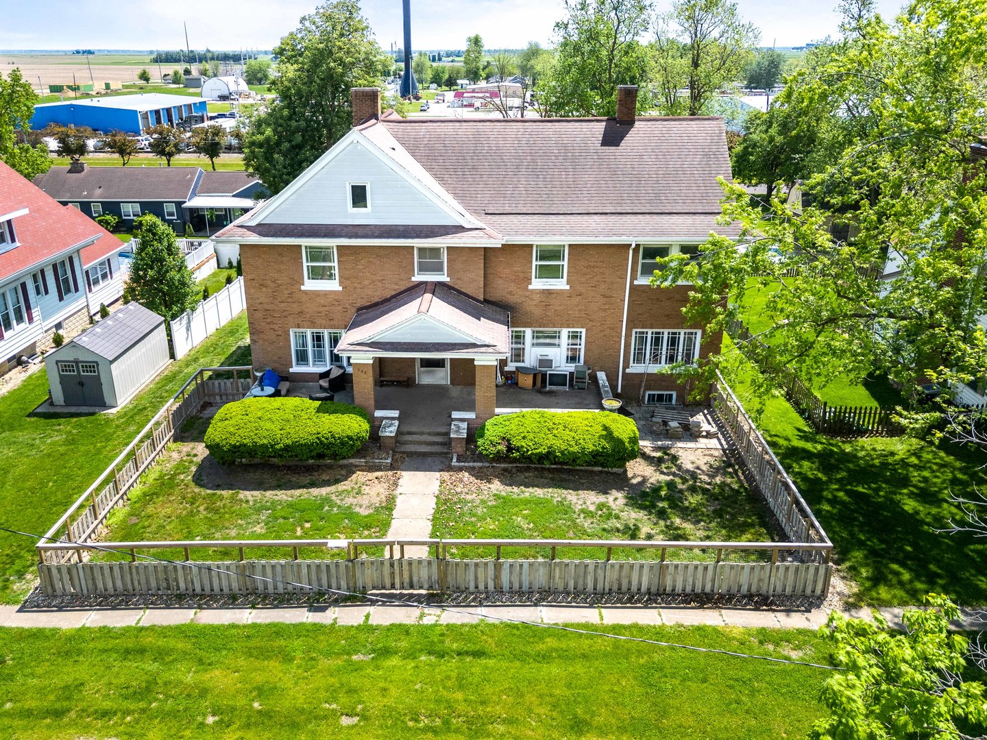 546 Elmwood Court, El Paso, IL 61738