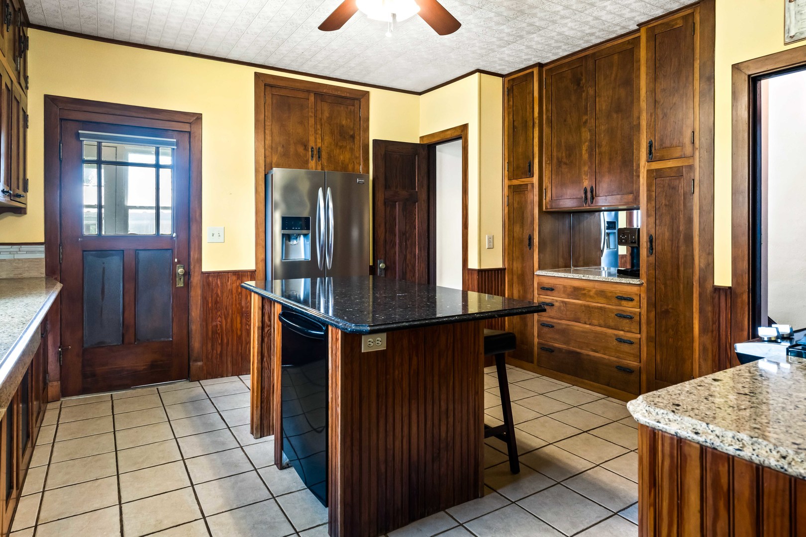 546 Elmwood Court, El Paso, IL 61738