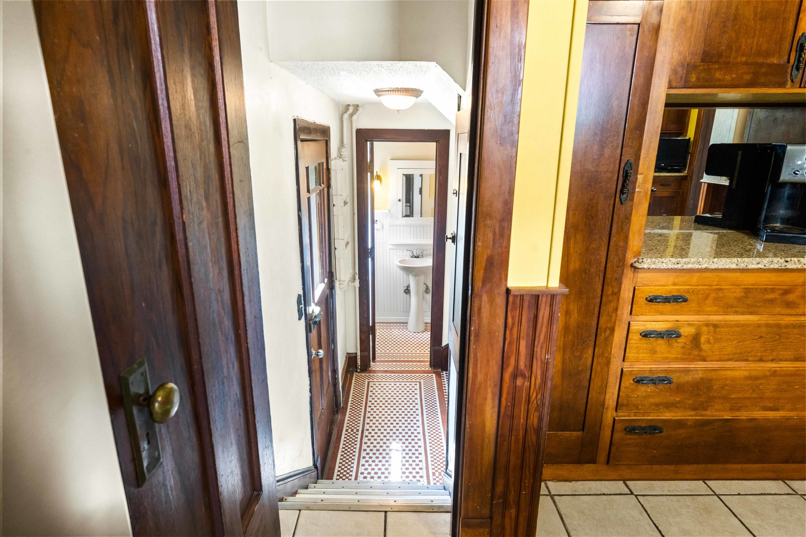 546 Elmwood Court, El Paso, IL 61738