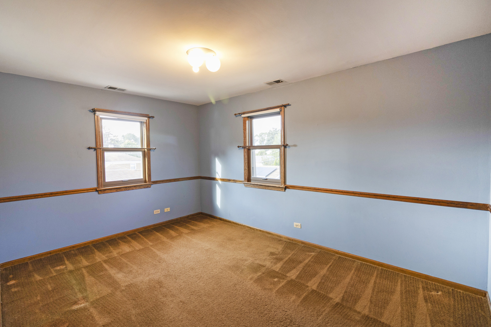 11157 Shaw Street, Westchester, IL 60154