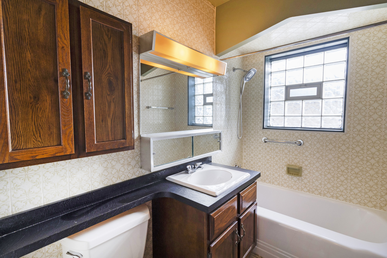 11157 Shaw Street, Westchester, IL 60154