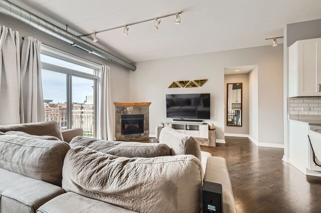 1401 N Orleans Street #5N, Chicago, IL 60610
