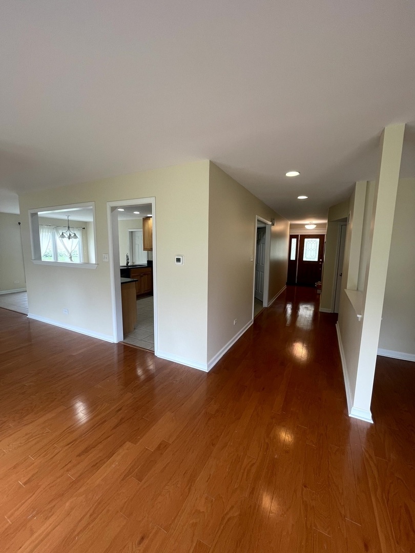 2S525 Lloyd Avenue, Lombard, IL 60148